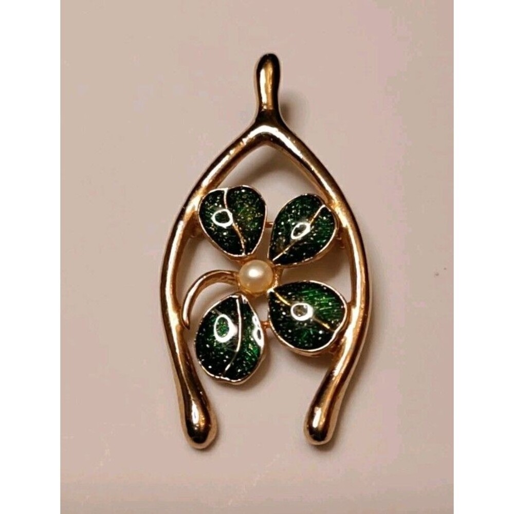 JJ Signed Pearl Wishbone Shamrock Glitter Enameled Irish Vintage Goldtone Brooch